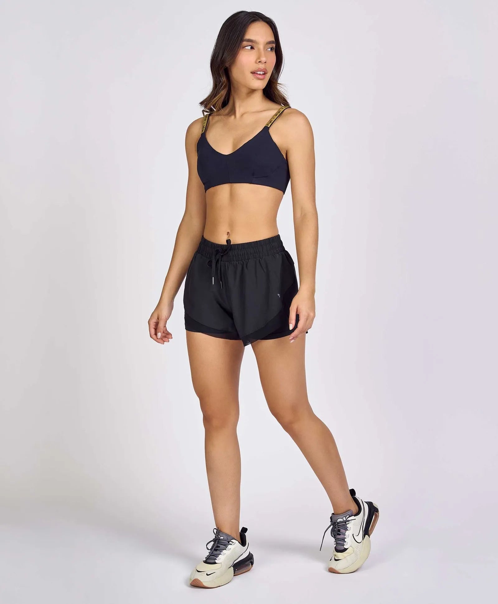 Shorts Recortes Tule Regulagem Cos Preto Alto Giro