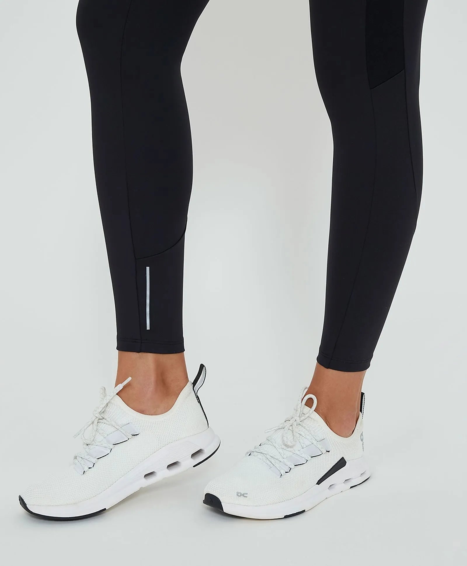 Legging Recortes Tule e Refletivos Preto Alto Giro