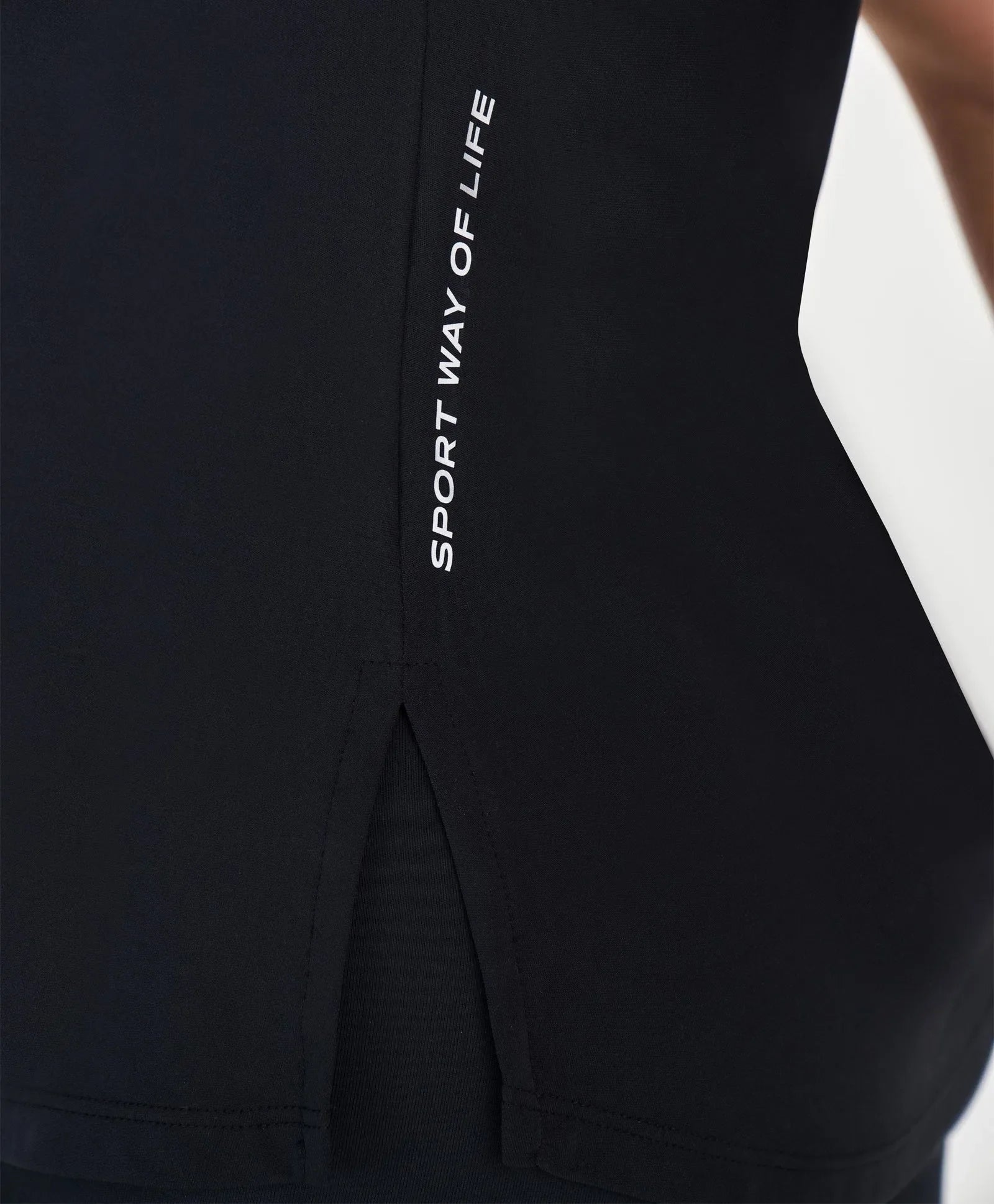T-Shirt Basica Escrita Refletiva Preto Alto Giro