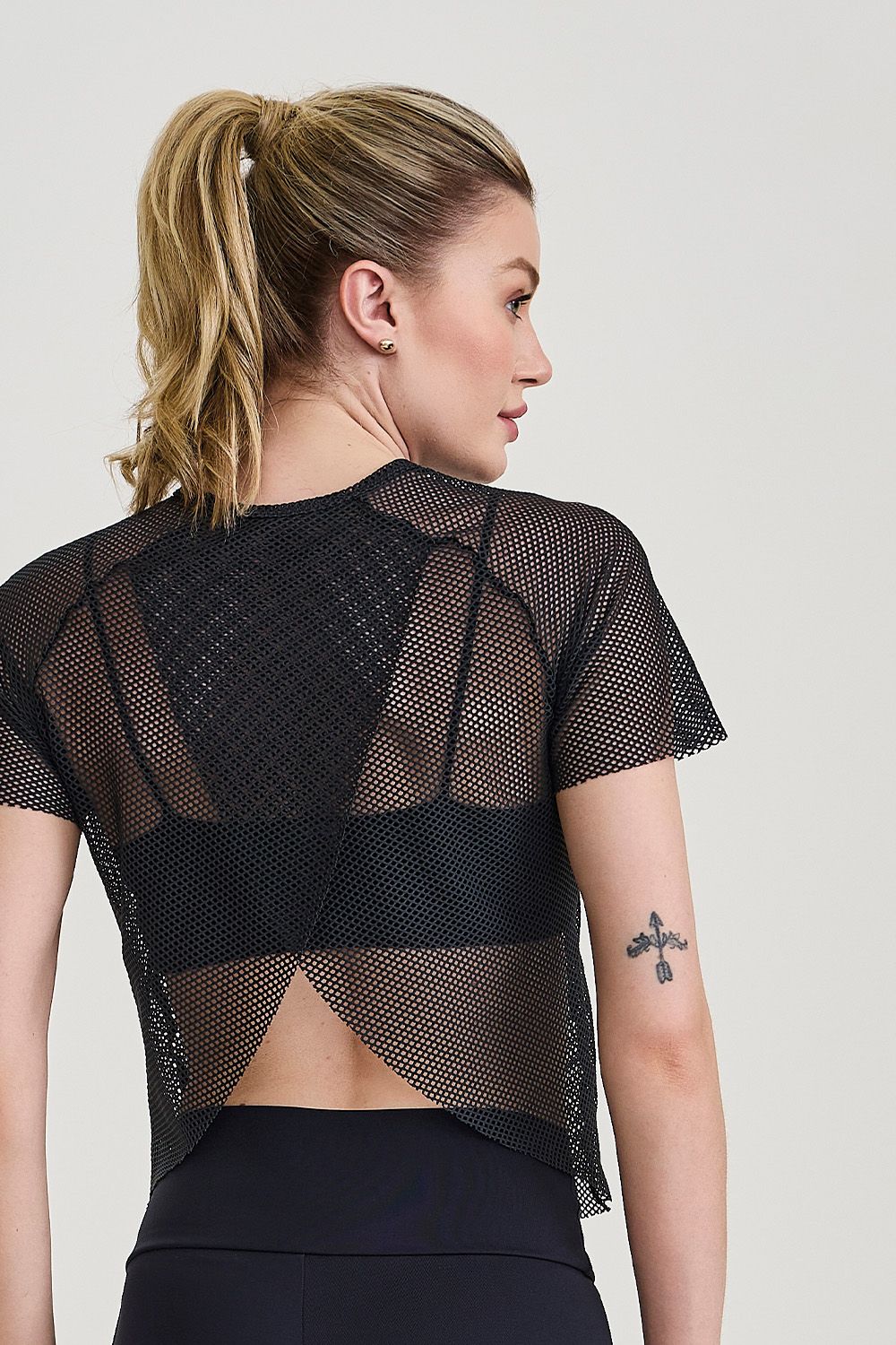Blusa De Tela Costas Transpassadas Preto Caju Brasil