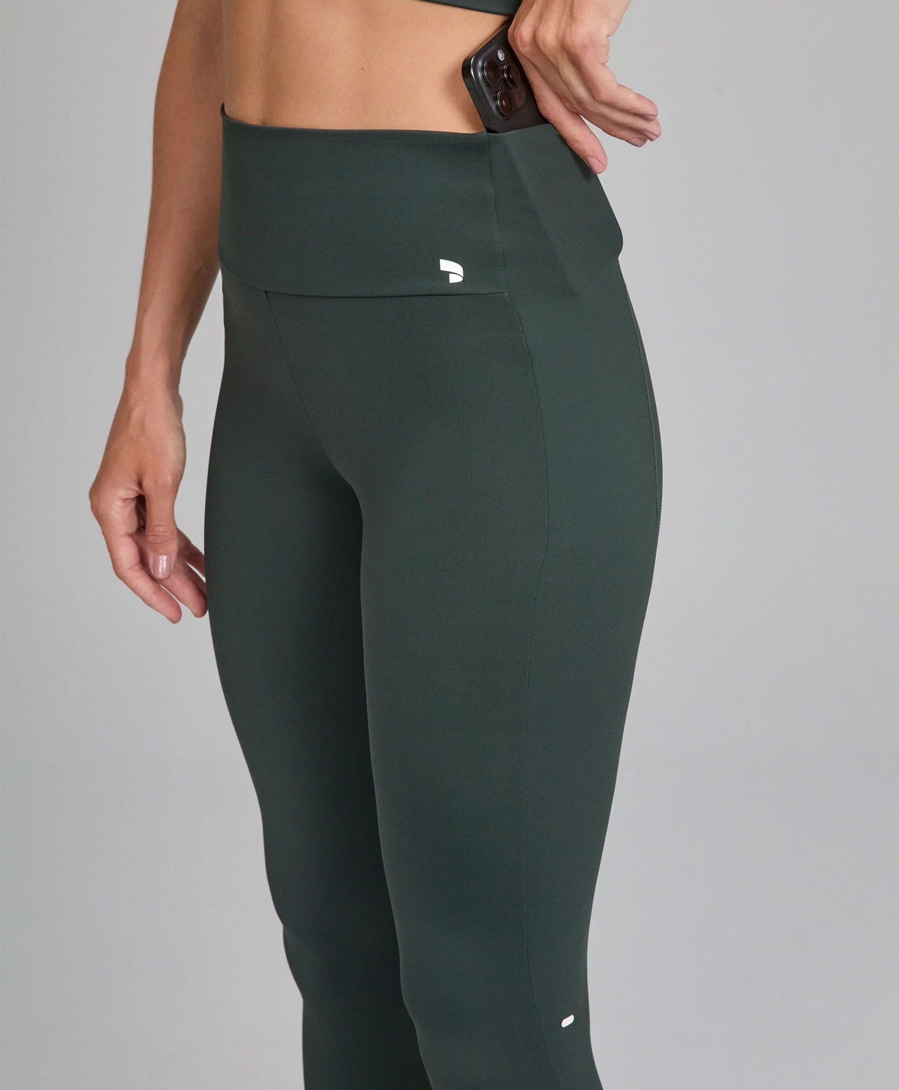 Legging Bolsos Laterais e Refletivos Verde Escuro Alto Giro