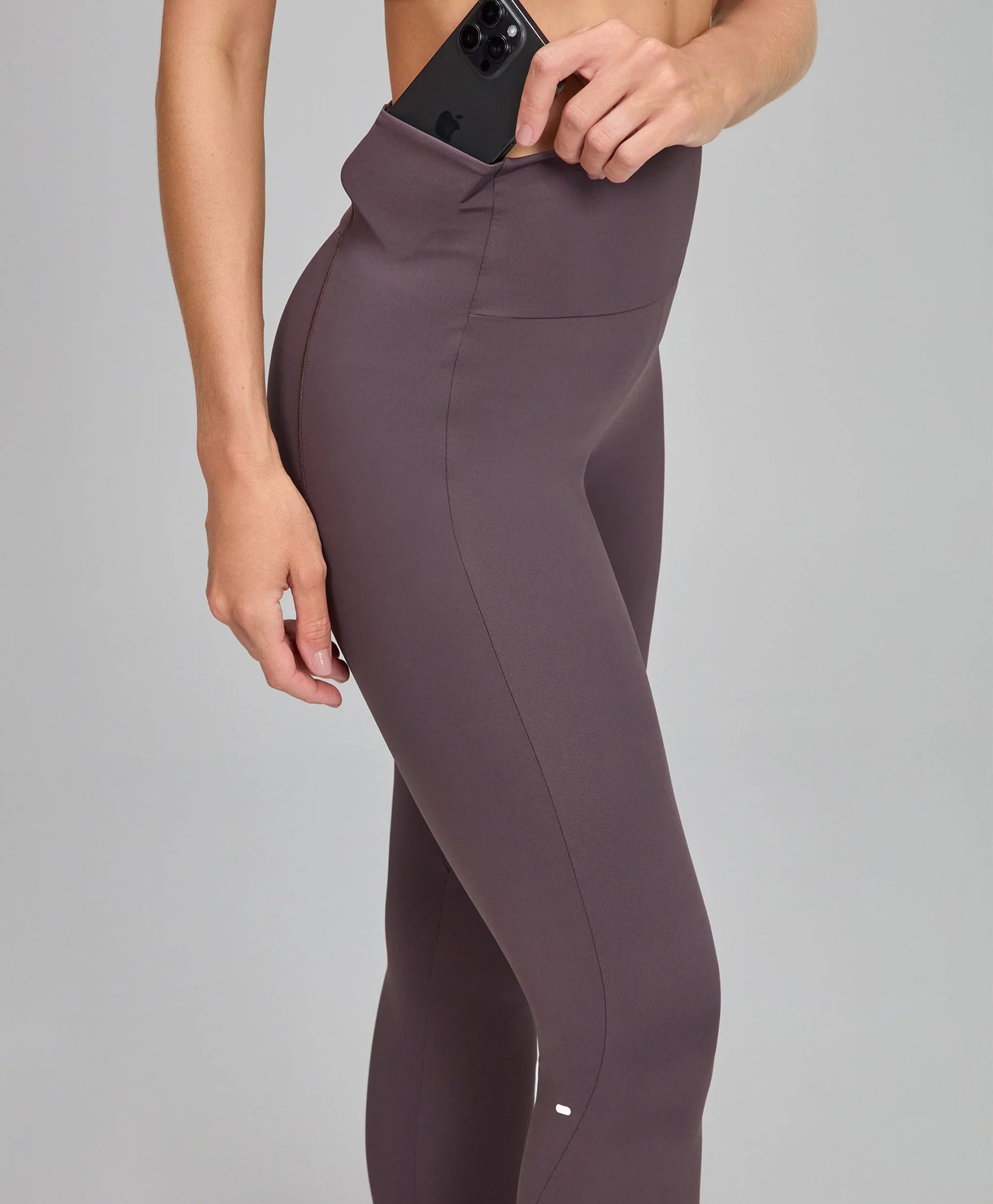 Legging Bolsos Laterais e Refletivos Marrom Nobre Alto Giro
