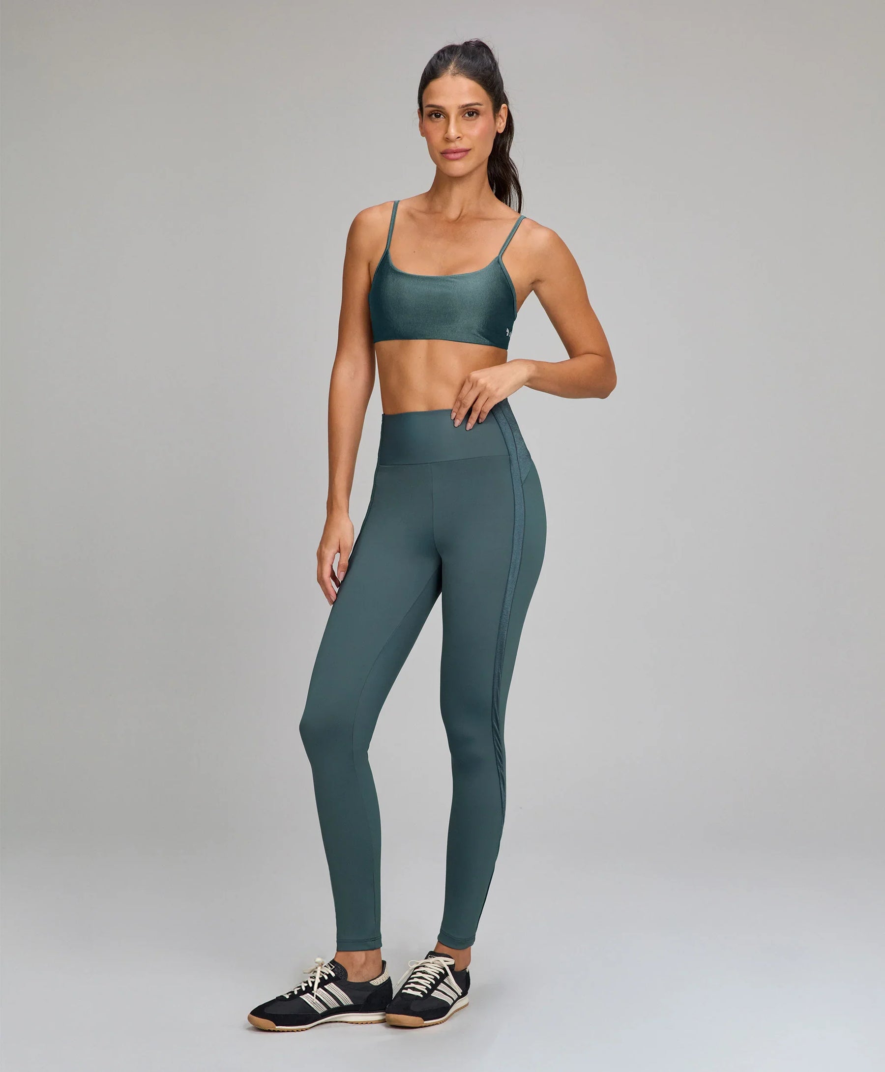 Legging Recortes Shine Cinza Metropole Alto Giro