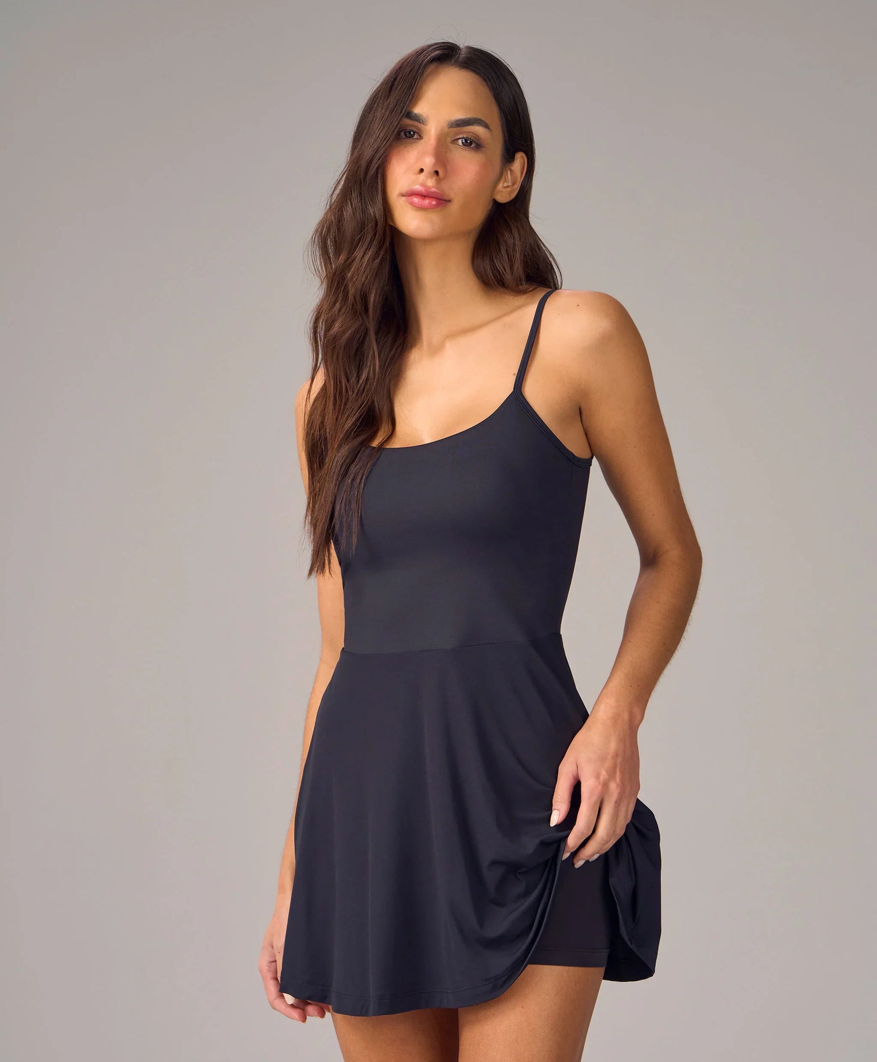 Vestido Evasê Preto Alto Giro