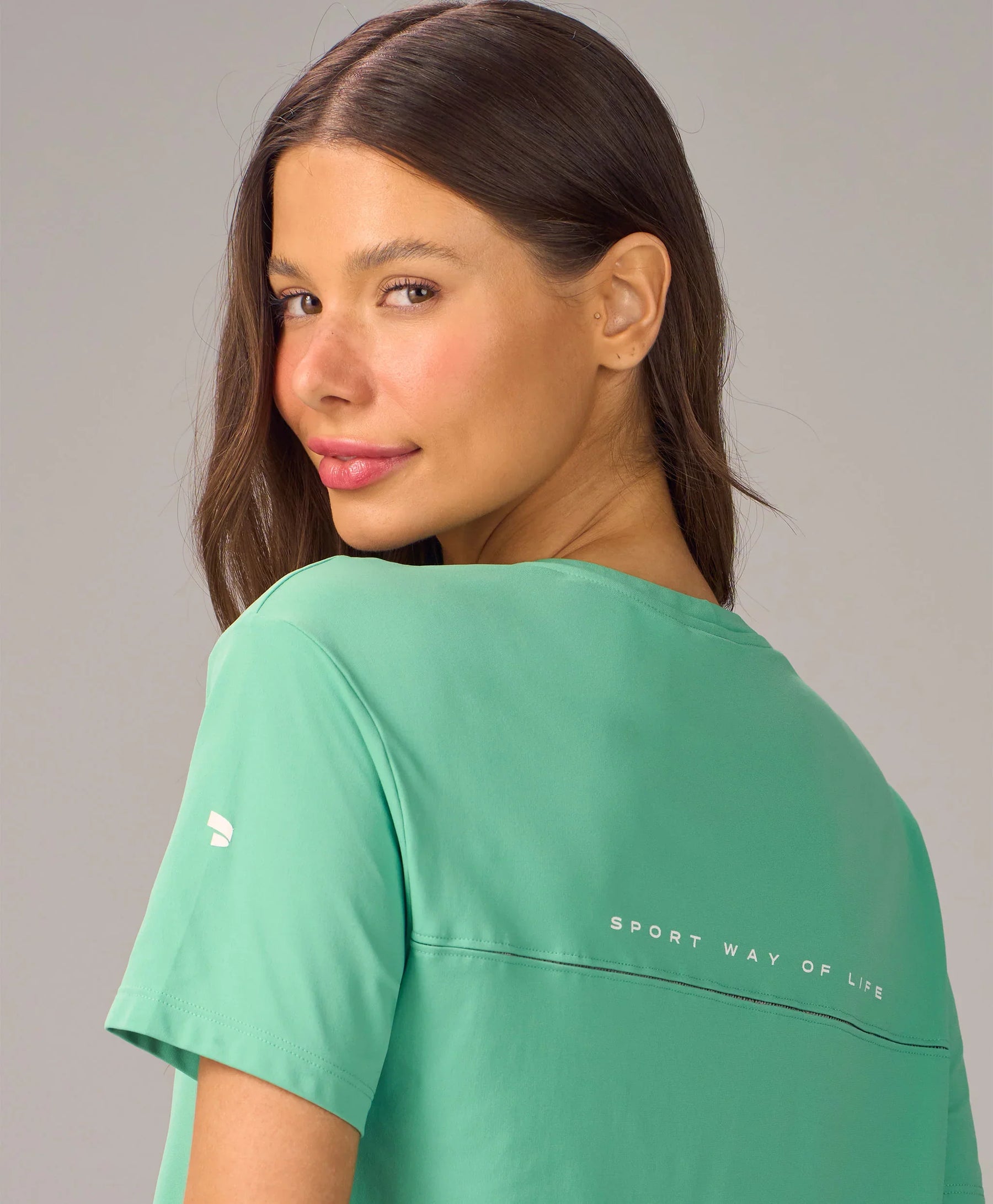 T-shirt Recorte Vazado e Estampa Verde Brisa Alto Giro