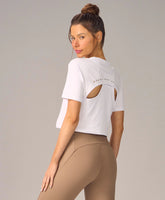 T-shirt Com Abertura e Estampa Branco Alto Giro
