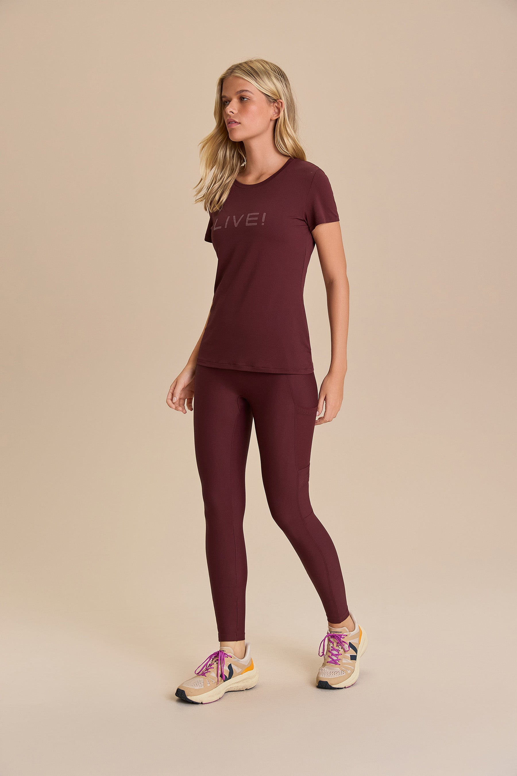 Camiseta LIVE! Comfort Bordo