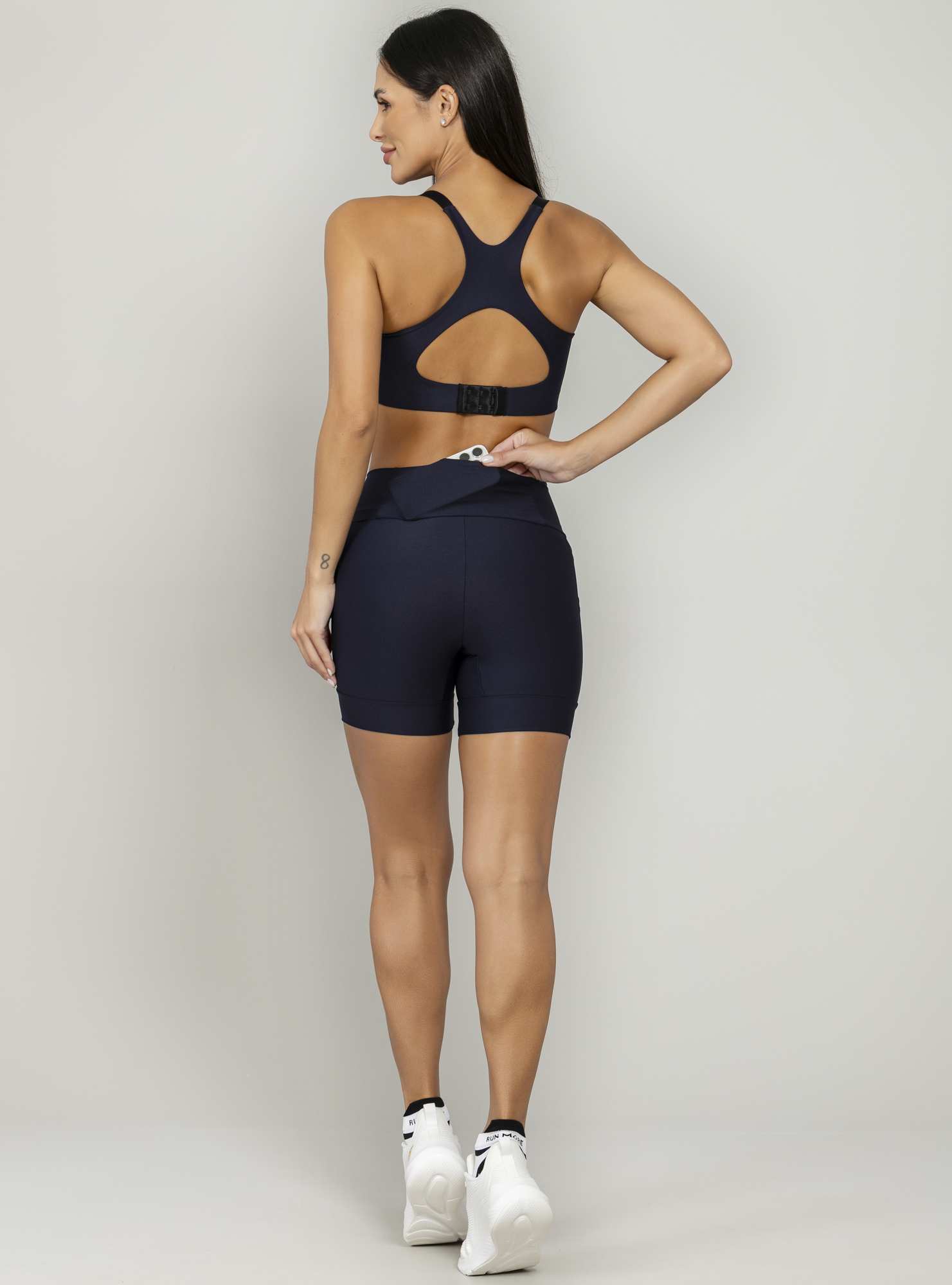 Bermuda Com Bolso Preto Run More