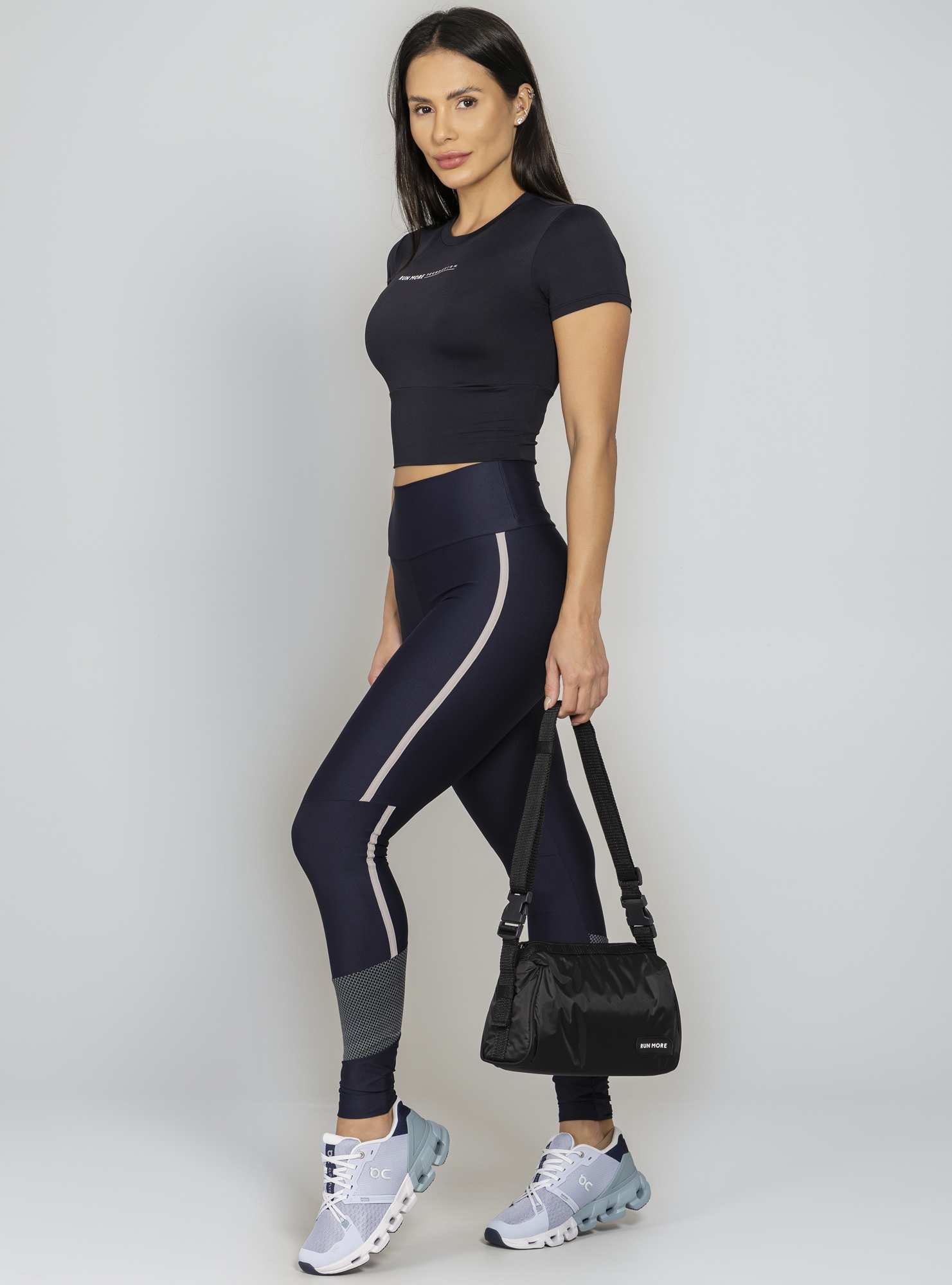 Blusa Cropped Preto Run More