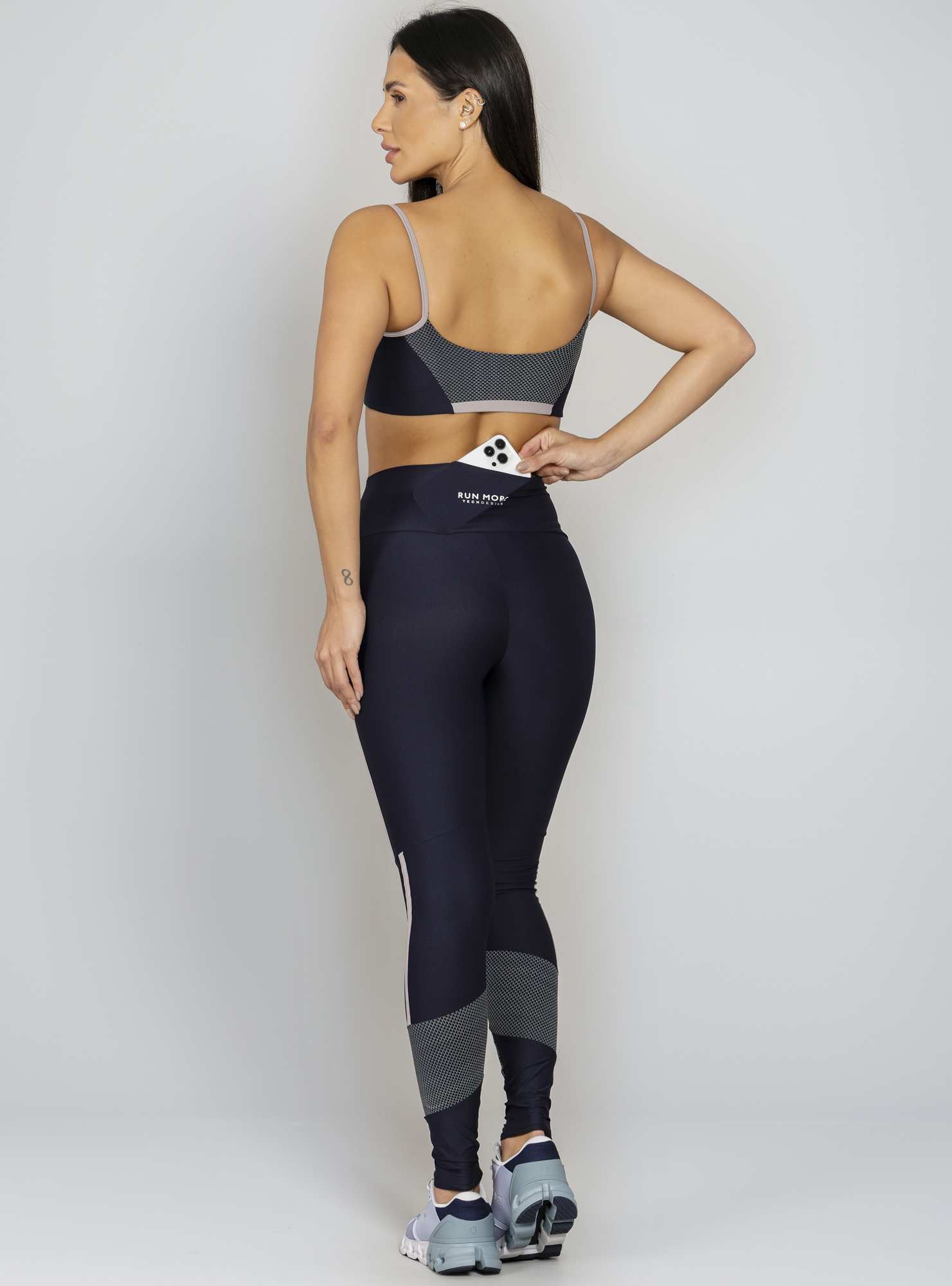 Top Leve Sustentação Preto Run More