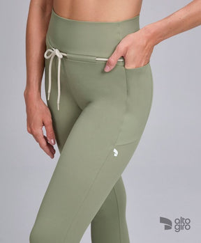 Legging Com Bolsos e Cordão Verde Alecrim Alto Giro