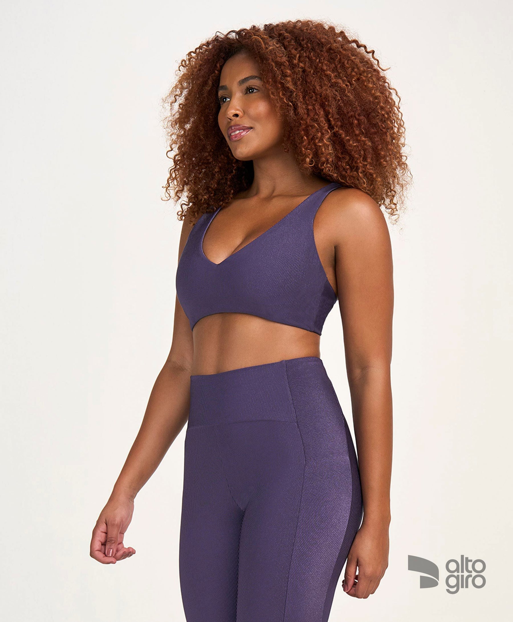 Top Decote V Rib Shine Roxo Velvet Alto Giro