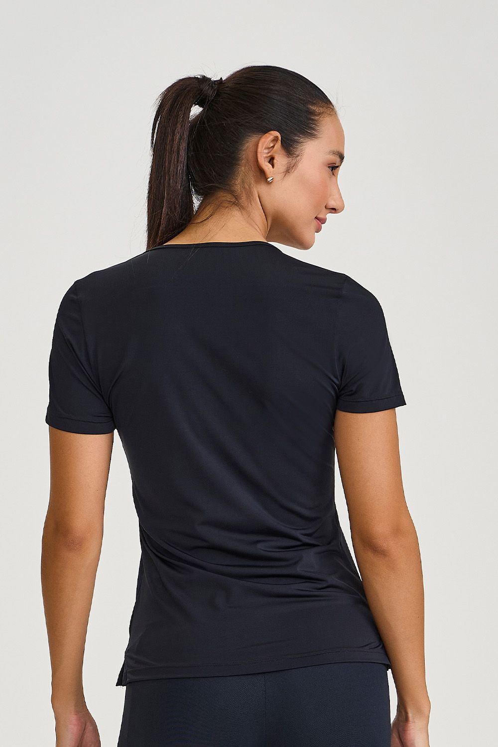 Blusa Uv Com Abertura Na Barra Preto Caju Brasil