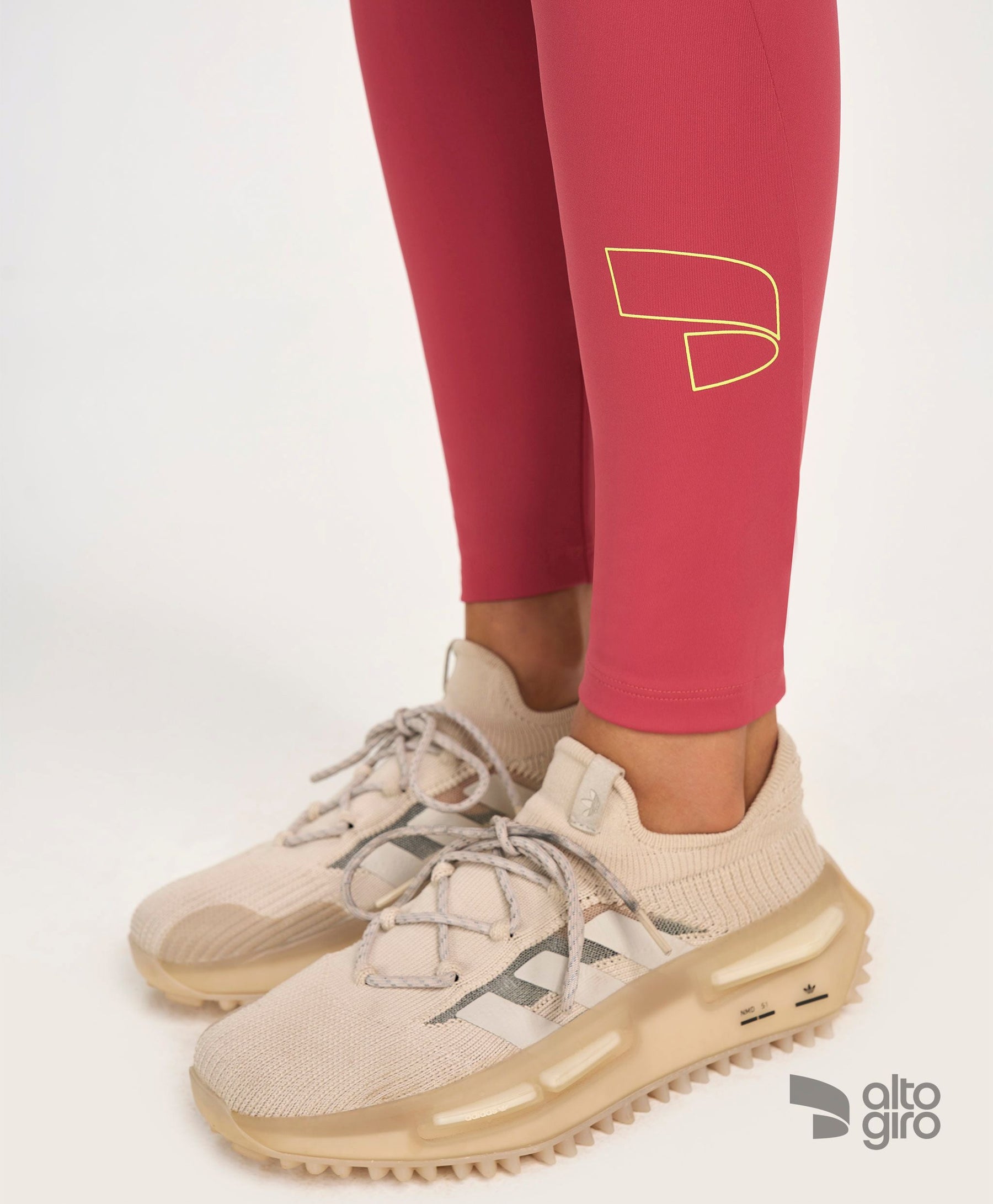 Legging Recortes Vermelho Romã Alto Giro