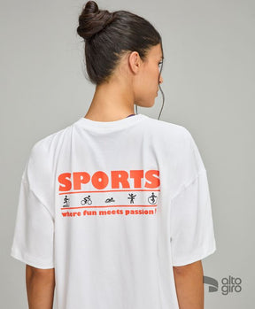 T-shirt Assimetrica Estampa Costas Branco Alto Giro