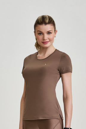 Blusa Uv Com Abertura Na Barra Marrom Caju Brasil