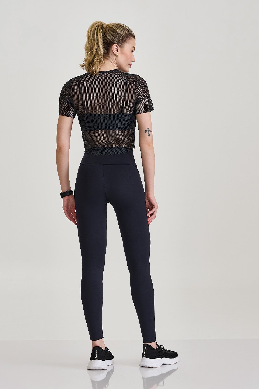 Cropped De Tela Com Aplicação Preto Caju Brasil
