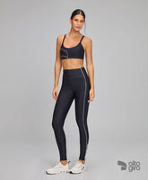 Legging Assimetrica Listras e Bolsos Preto Alto Giro